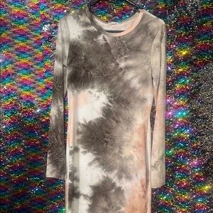 Tie-Dye Long Sleeve Dress